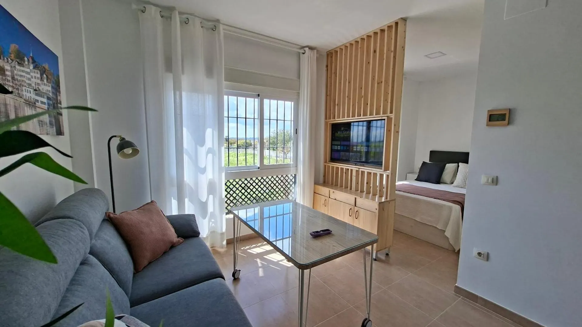 Apartamento Con Piscina Bormujos 0*,